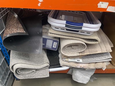 Lot 3064 - Three laundry baskets plus some loose bath...