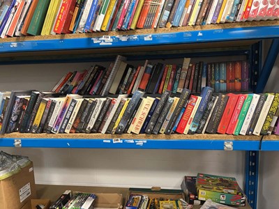 Lot 2140 - 1/2 shelf of fiction and biography books