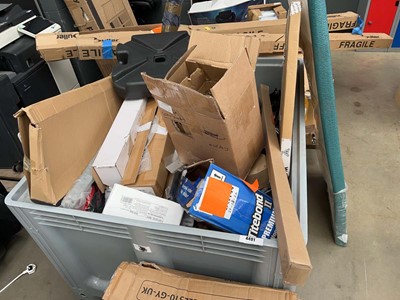 Lot 4491 - Pallet of various items to include metal...