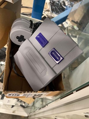 Lot 2178 - SNXX retro games machine