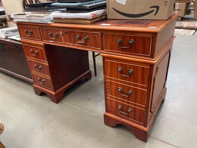 Lot 5284 - Reproduction twin pedestal desk