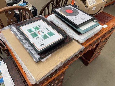 Lot 5286 - Quantity of modern wall hangings including...