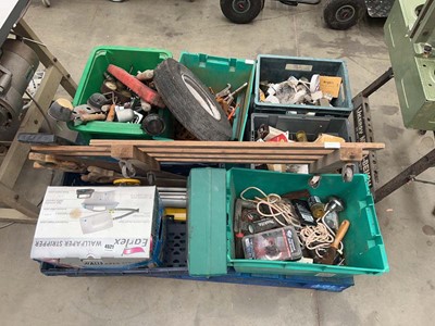 Lot 4521 - Pallet of wallpaper stripper, mechanics dolly,...