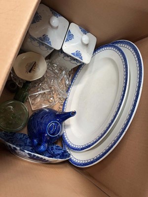 Lot 5291 - 3 boxes containing onion patterned crockery,...