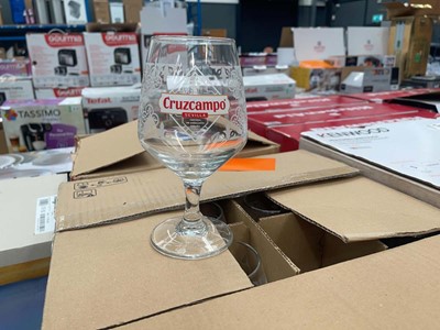 Lot 3141 - Two boxes of pint glasses