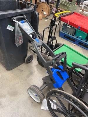 Lot 4542 - Folding golf bag trolley