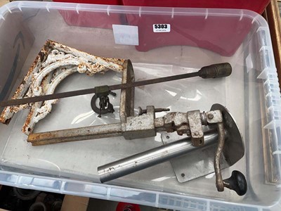 Lot 5303 - Two boxes containing metal wall brackets,...