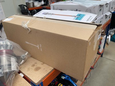 Lot 3170 - Samsung Jet 75 cordless stick vacuum with...