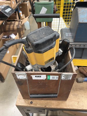 Lot 4583 - 240v router