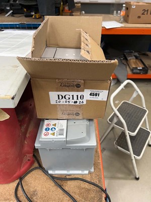 Lot 4591 - 12v car battery plus 4 acid batteries