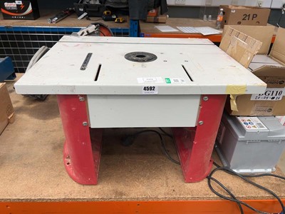 Lot 4592 - 240v bench bobbin sander