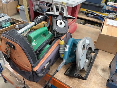 Lot 4605 - Black & Decker toolbag with tools inc. Makita...