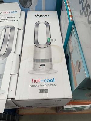Lot 3197 - Dyson hot and cold remote link F1 fan