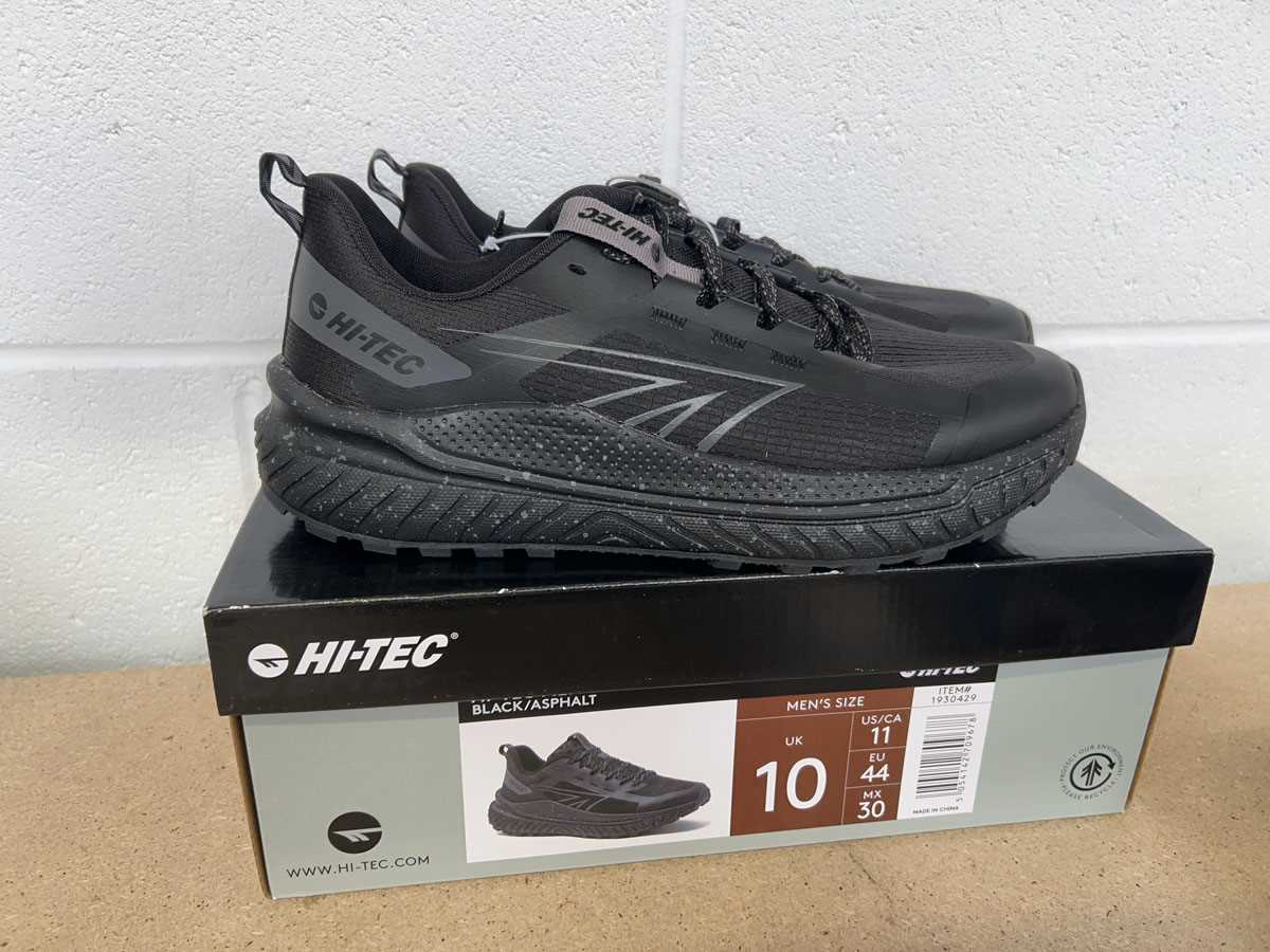 Lot Boxed pair of Hi-Tec trainers in black size UK 10