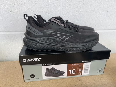 Lot Boxed pair of Hi-Tec trainers in black size UK 10