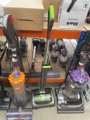 Lot 3227 - Upright G-Tech airram no charger