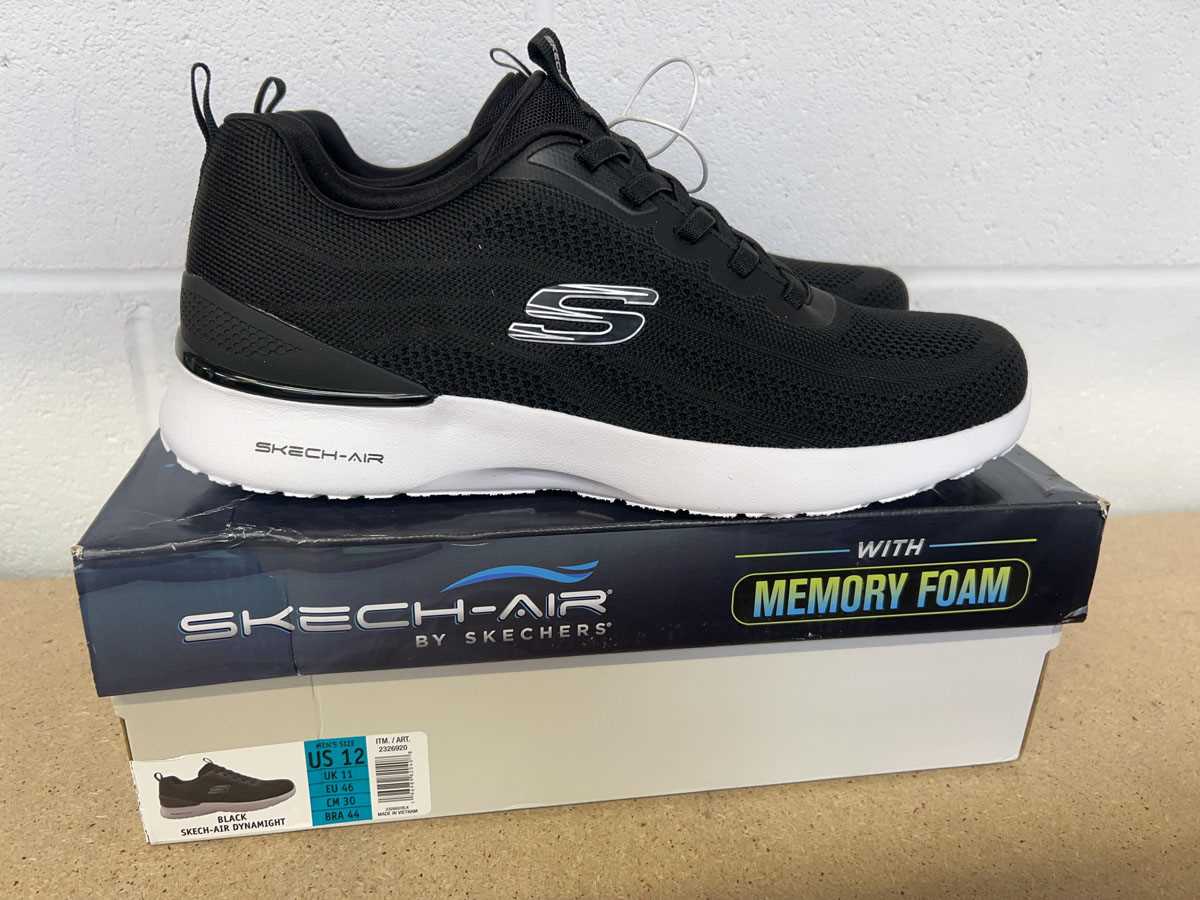 Lot Boxed pair of Skechers skech-air trainers size...
