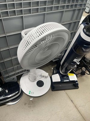 Lot 3239 - Deux fan