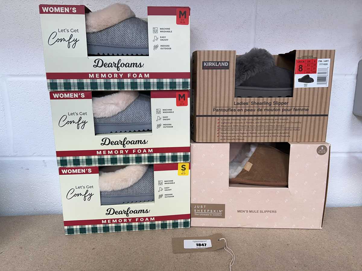 Lot x3 pairs of Dearfoam slippers, x1 Kirkland...