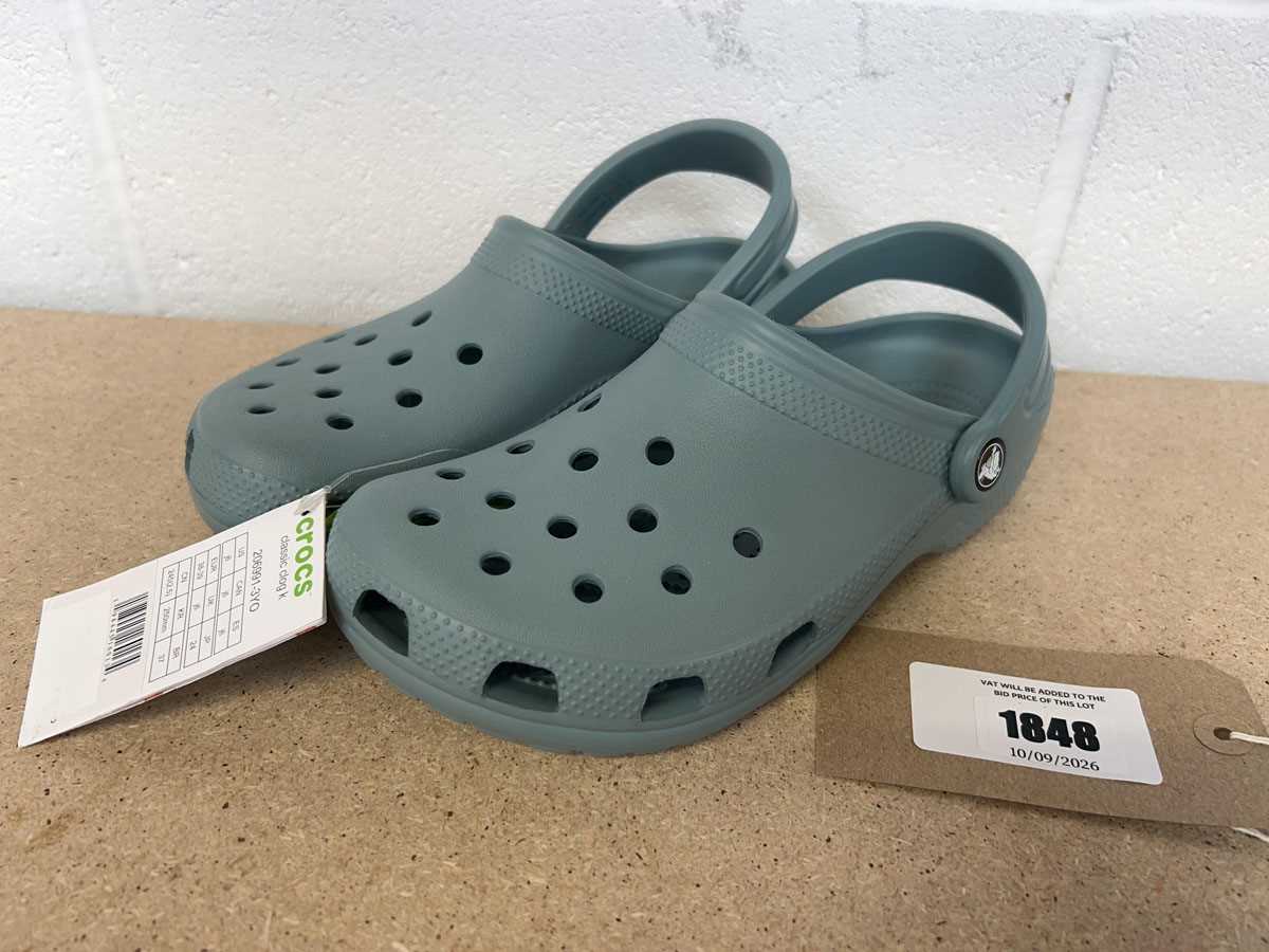 Lot Crocs in grey size UK 6