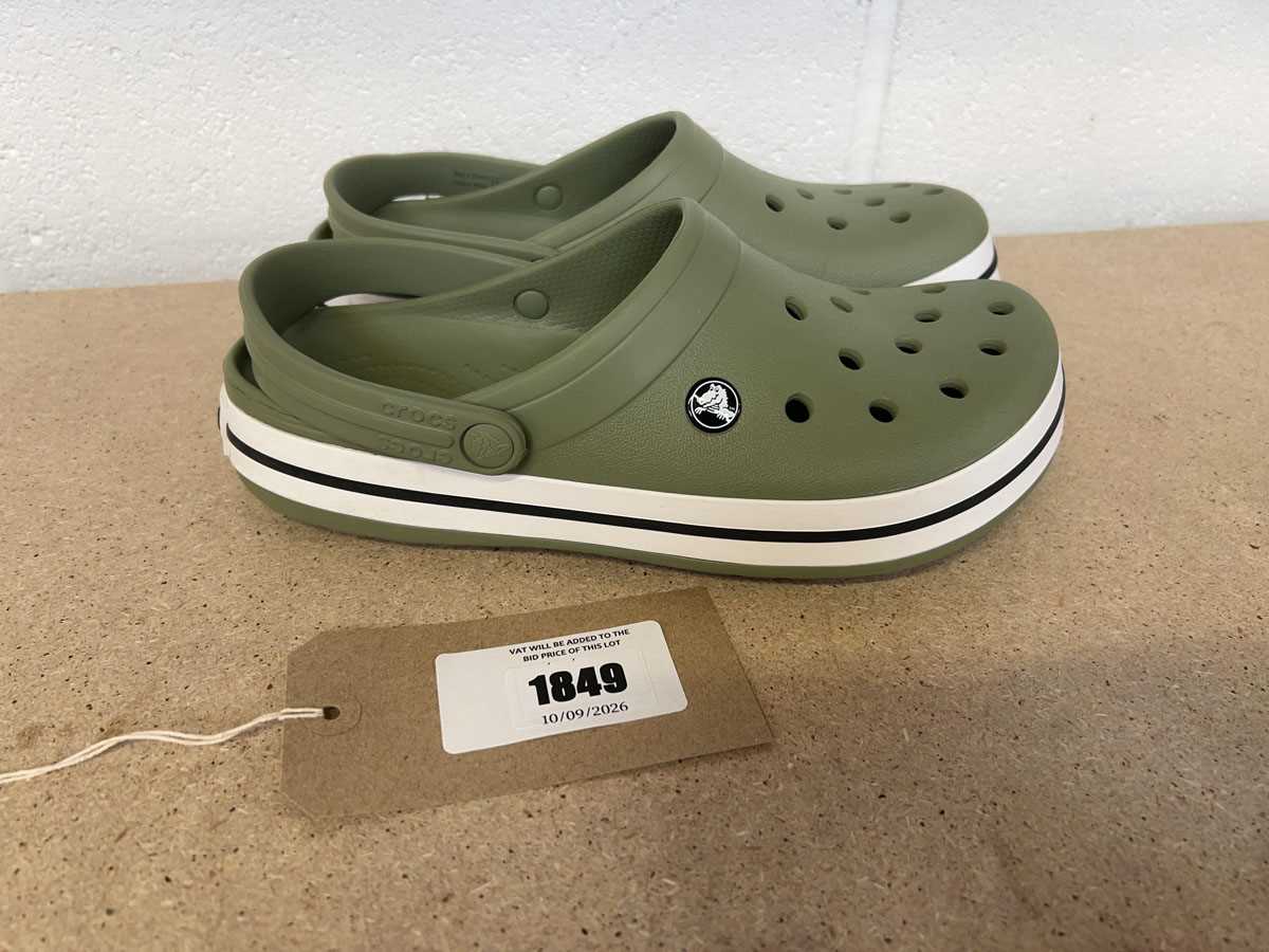 Lot Crocs in green size UK 8