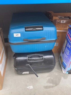 Lot 3310 - 2 hard shelled suitcases