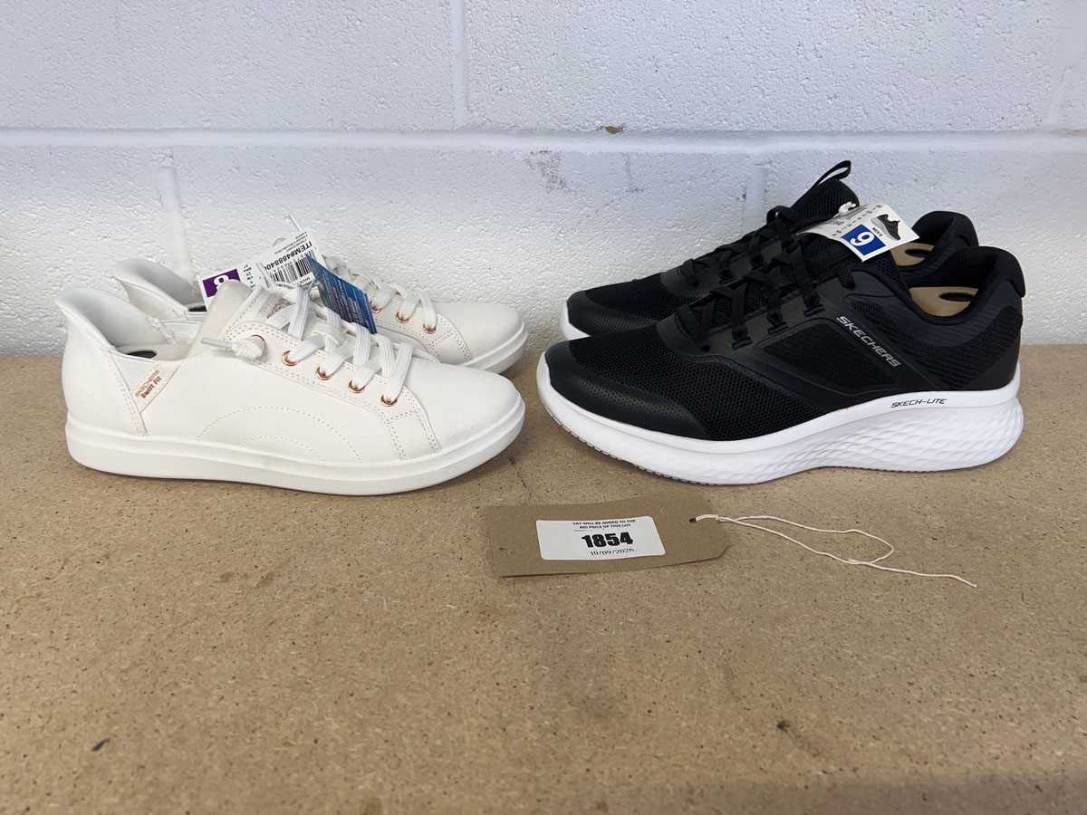 Lot Skechers hands free swift fit canvas trainers...
