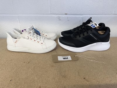 Lot Skechers hands free swift fit canvas trainers...