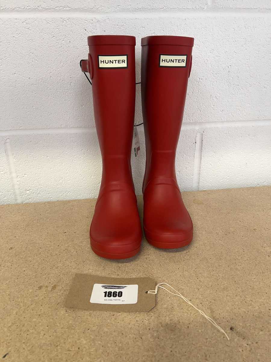 Lot Hunter cascade side wellies in red junior size...