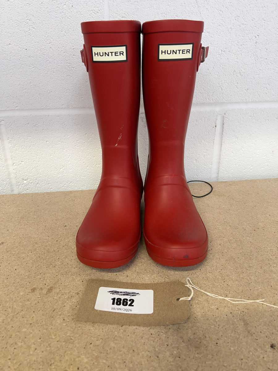 Lot Hunter cascade side wellies in red junior size...