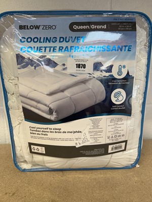 Lot Below Zero queen cooling duvet - approx....
