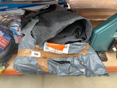 Lot 4609 - Protective blankets