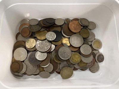 Lot 2322 - Box of coins