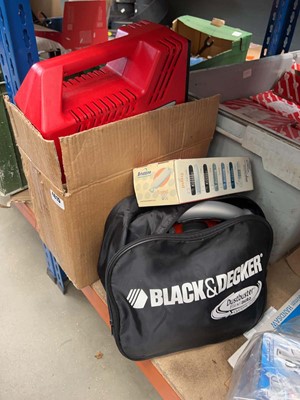 Lot 4615 - Bradex jumpstarter, Black & Decker mini vacuum...