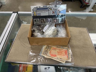 Lot 2345 - Box of foreign coinage and banknotes, tohether...