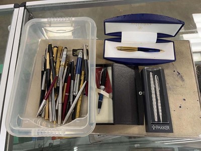 Lot 2346 - Box of fountain pens, including Parker etc.