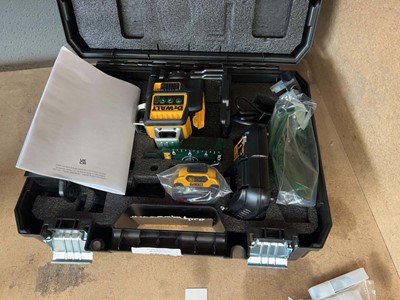 Lot 4652 - Dewalt laser level with battery and charger
