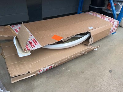 Lot 4660 - 2 car side panels