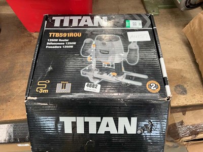 Lot 4682 - Titan 240v router
