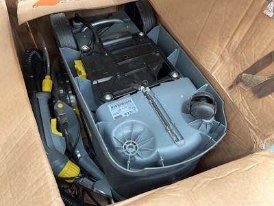 Lot 4759 - Karcher spray extraction cleaner