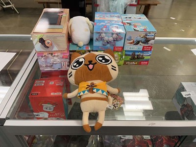 Lot 2388 - Various collectable toys including Yell Japan...