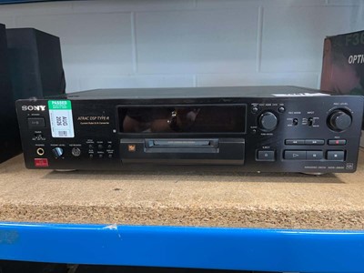 Lot 2461 - Sony mini disc deck MDSJB930
