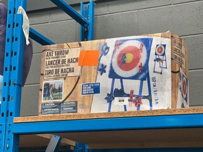 Lot 3379 - Axe Throw with throwing stars set