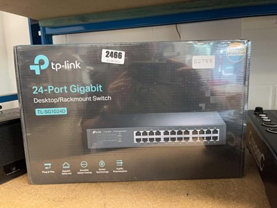 Lot 2466 - Sealed TP link 24 port gigabit desktop rack...