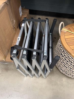Lot 4150 - Metal folding caravan steps