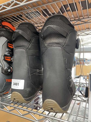 Lot 3461 - Pair of Burton ski boots