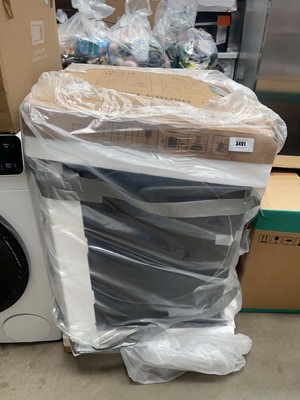 Lot 3491 - Hisense 10.5 KG washing machine