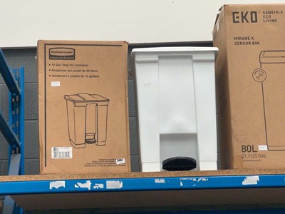 Lot 3497 - 2 catering pedal bins