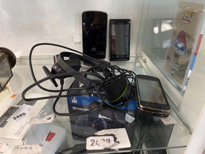 Lot 2494 - Selection of various phones etc