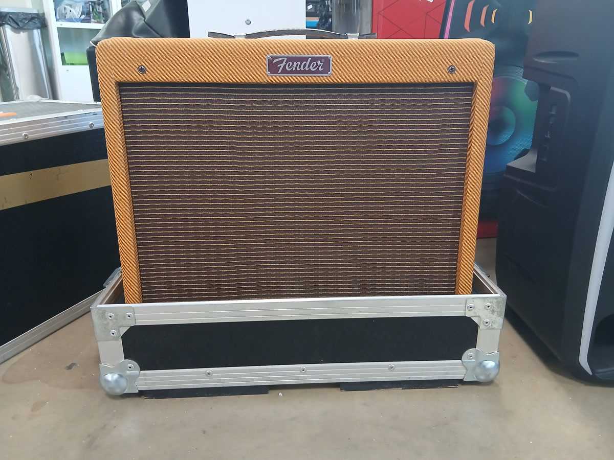 Lot 2522 - Fender Blues - Junior amp in a case serial...